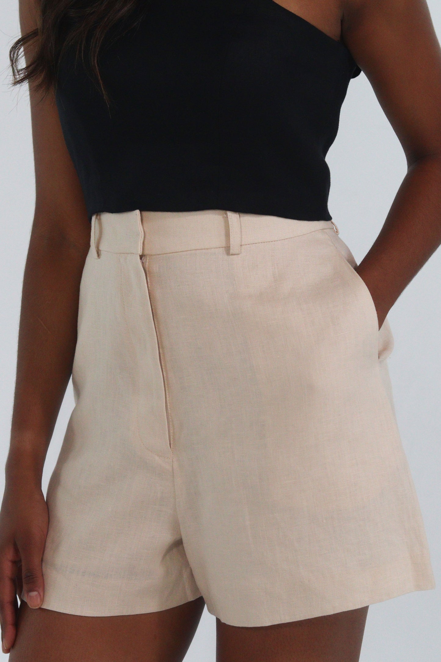 LIZZY SHORTS LINEN (BEIGE)