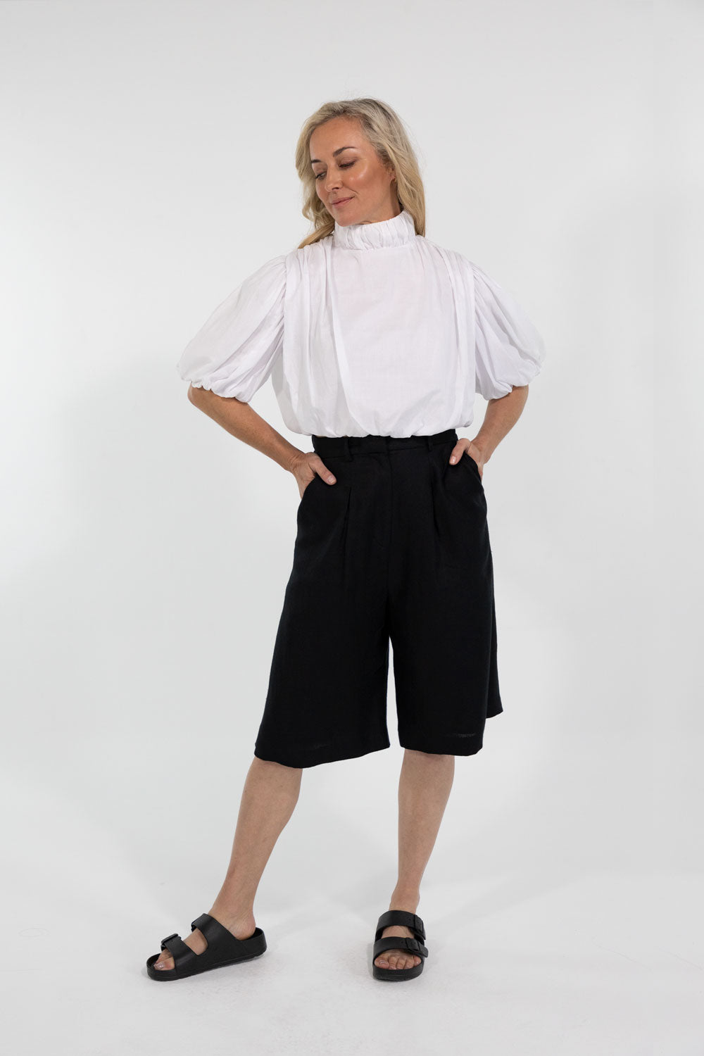 BERMUDA SHORTS LINEN (BLACK)